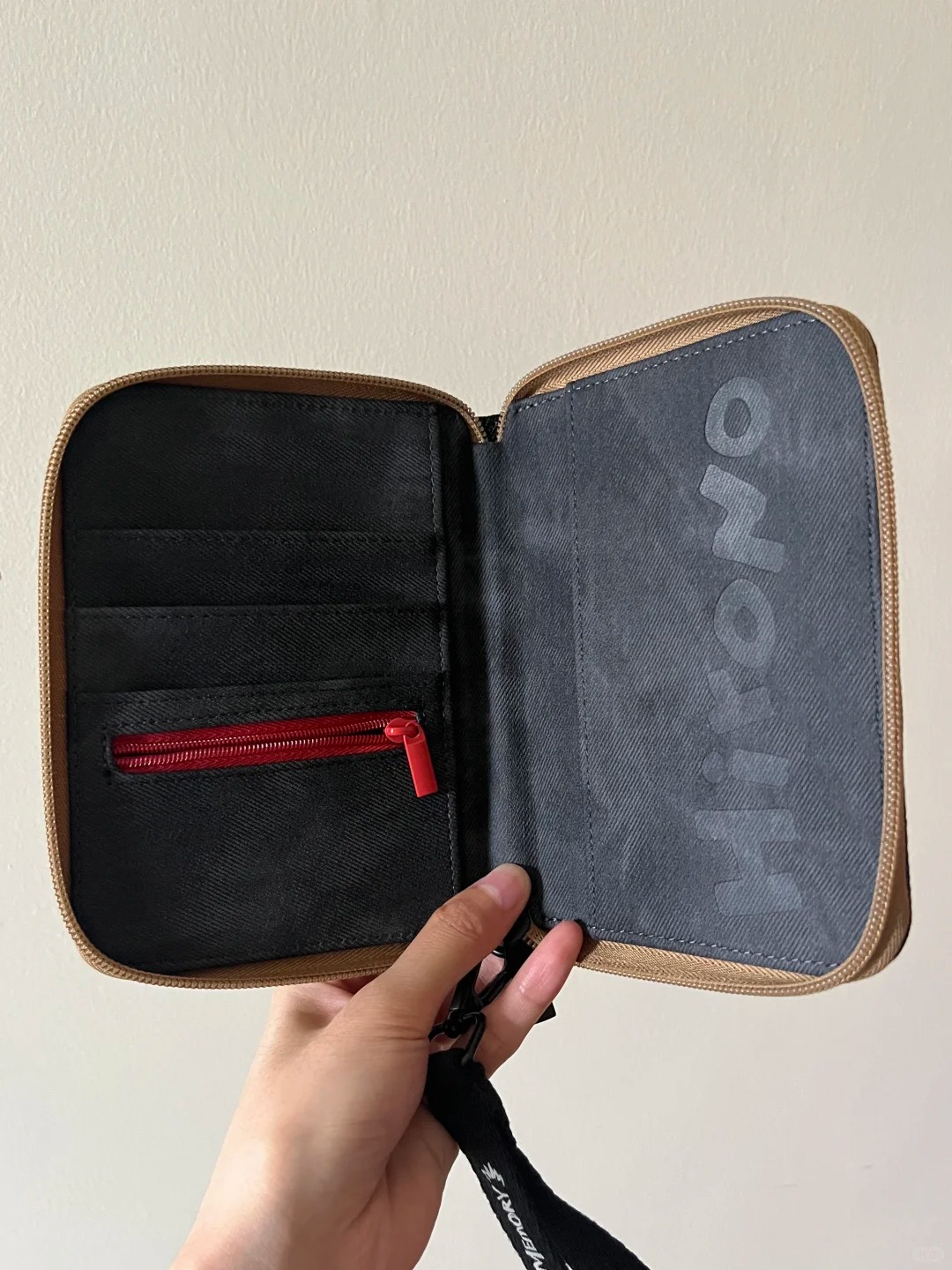 POPMART Originale Serie Hirono - Coffee Equipment Travel Bag recensione e prezzo